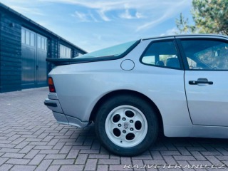 Porsche 944 1982