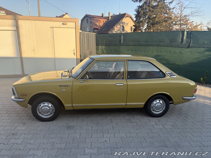 Toyota Corolla KE20 Deluxe 1975