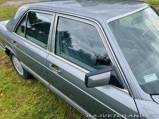 Mercedes-Benz 300 W126 300SE 1988