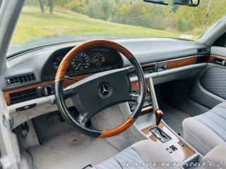 Mercedes-Benz 300 W126 300SE 1988