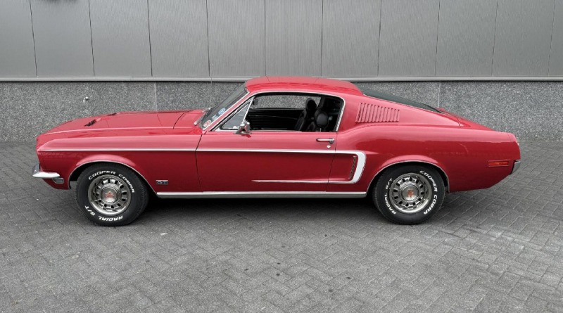 Ford Mustang FAST BACK