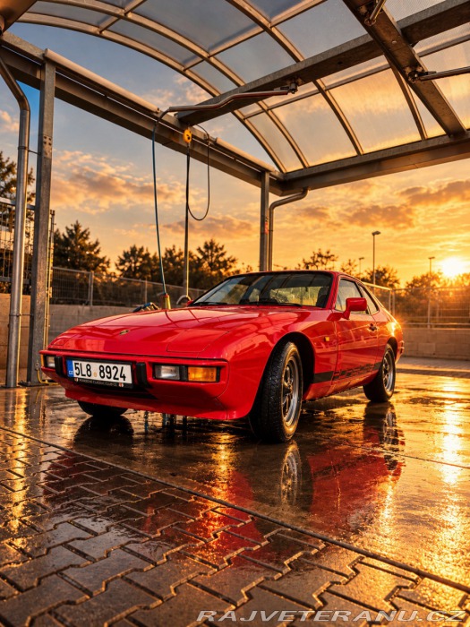 Porsche 924 