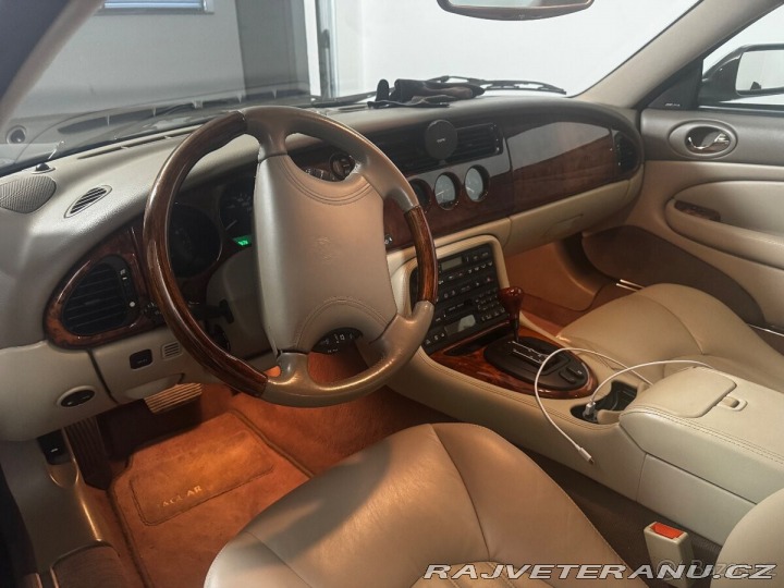Jaguar XKR 4,0 kompresor 2001