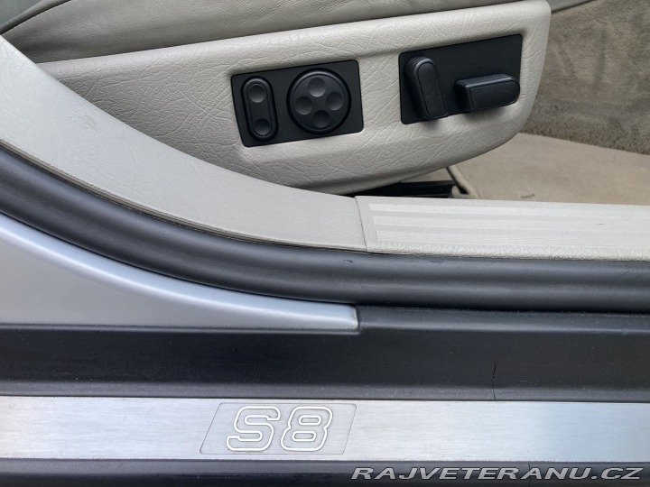 Audi S8 D2 1997