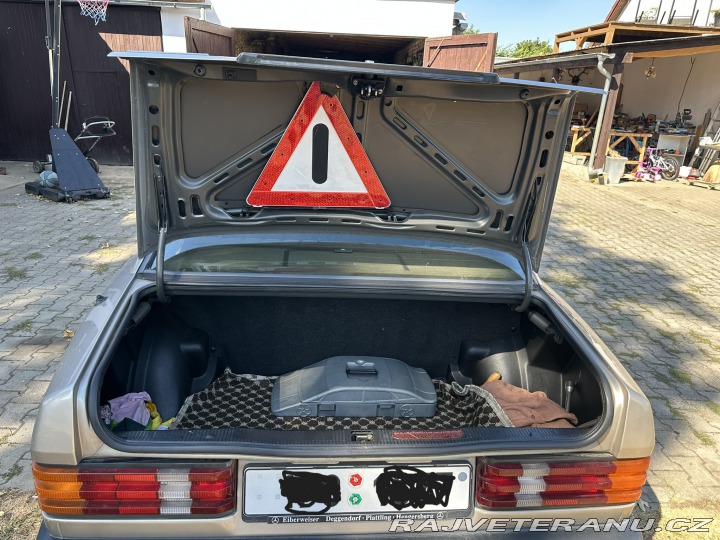 Mercedes-Benz 190 D 1987