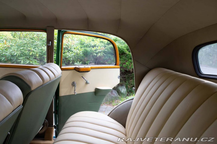 Mercedes-Benz 220 W187 1952