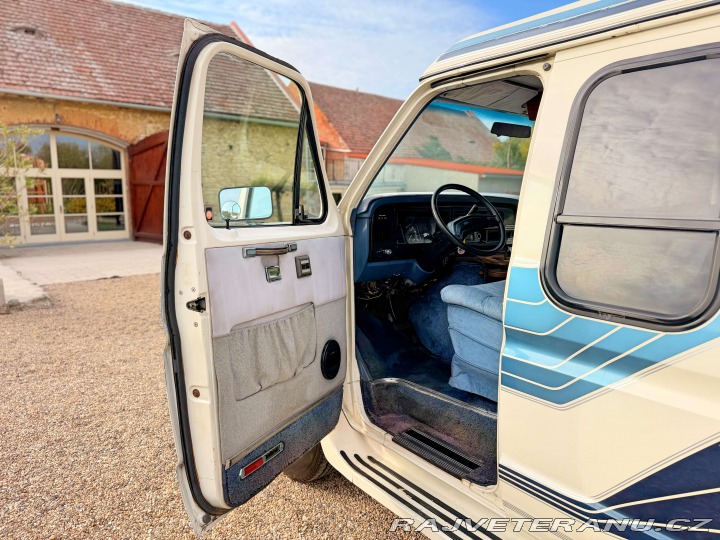 Ford Econoline E-350 7.5 V8 | Contempo 1987