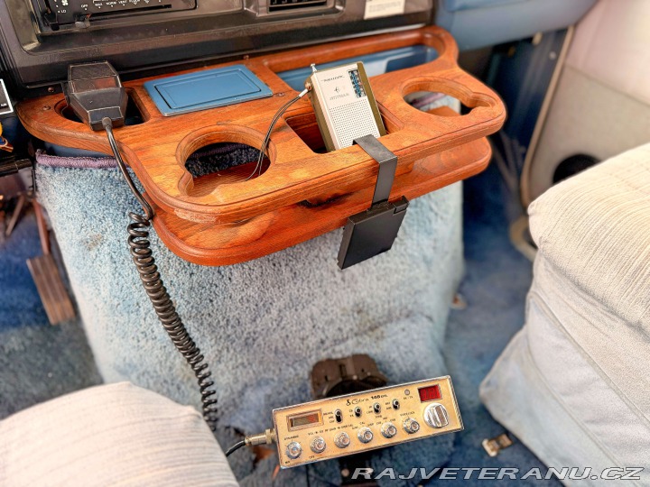 Ford Econoline E-350 7.5 V8 | Contempo 1987