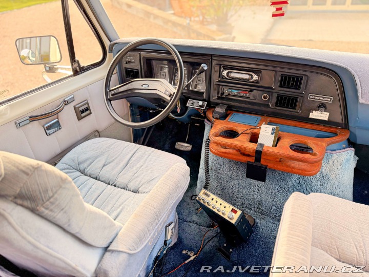 Ford Econoline E-350 7.5 V8 | Contempo 1987