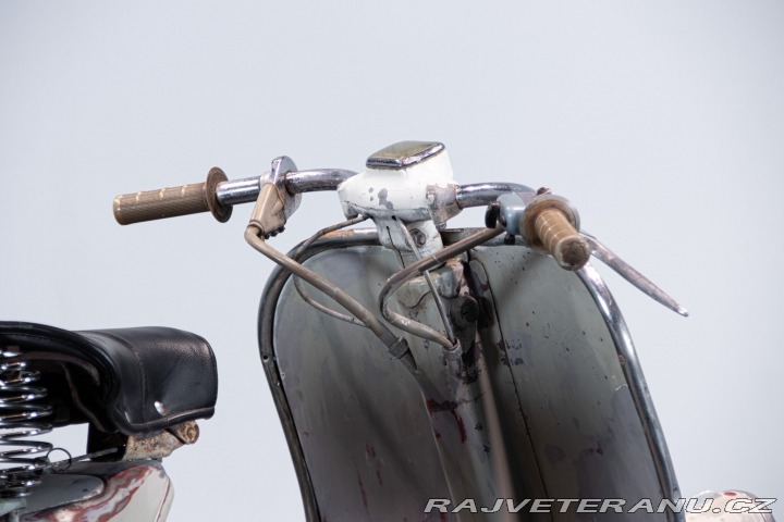 Piaggio Vespa 125 FARO BASSO 1954