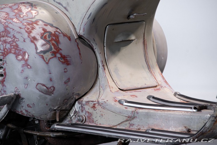 Piaggio Vespa 125 FARO BASSO 1954