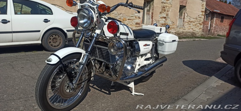 Suzuki GT 750 police