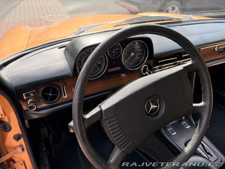 Mercedes-Benz 280 W114 1975