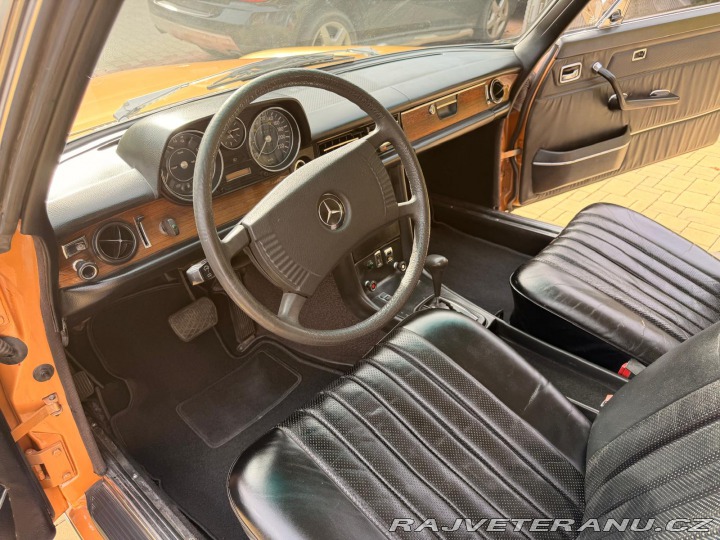 Mercedes-Benz 280 W114 1975
