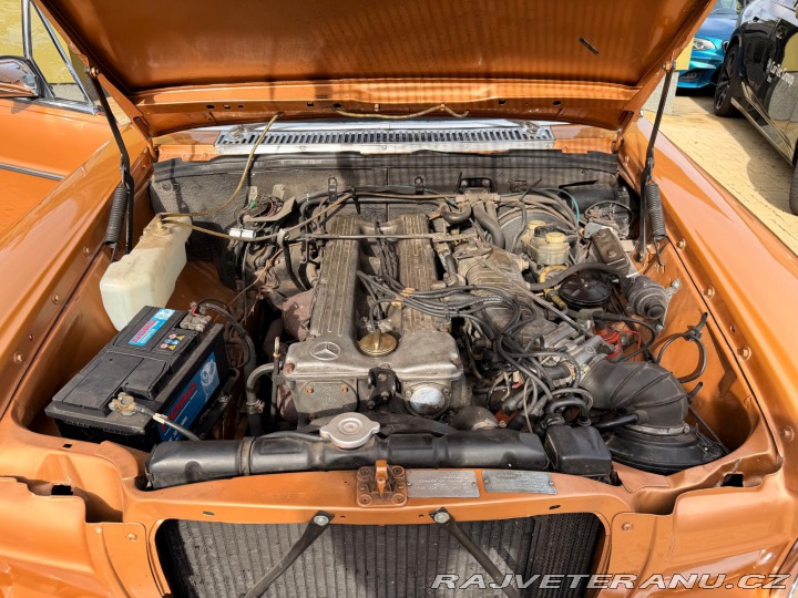 Mercedes-Benz 280 W114 1975