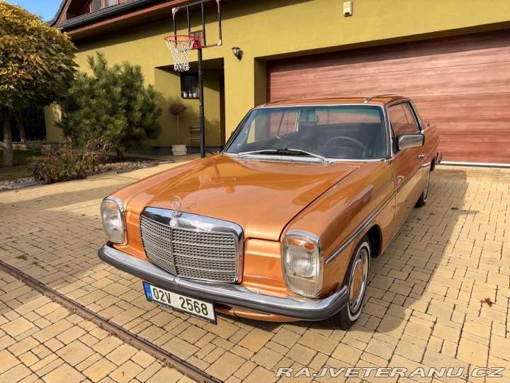 Mercedes-Benz 280 W114 1975