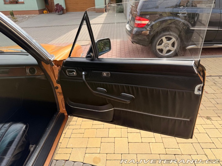 Mercedes-Benz 280 W114 1975