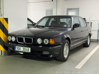 BMW 7 E32 750i V12