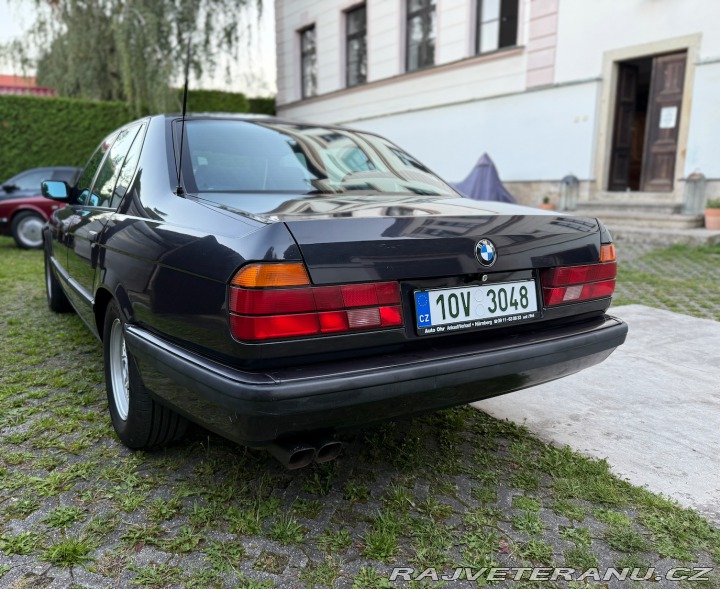 BMW 7 E32 750i V12 1991