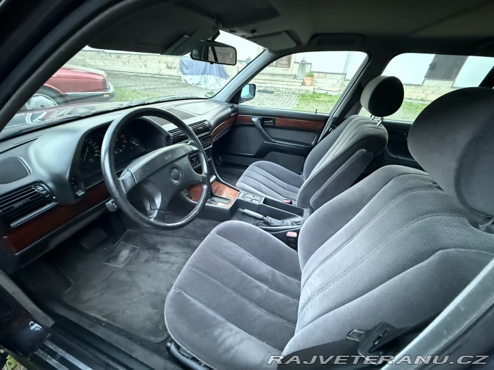 BMW 7 E32 750i V12 1991