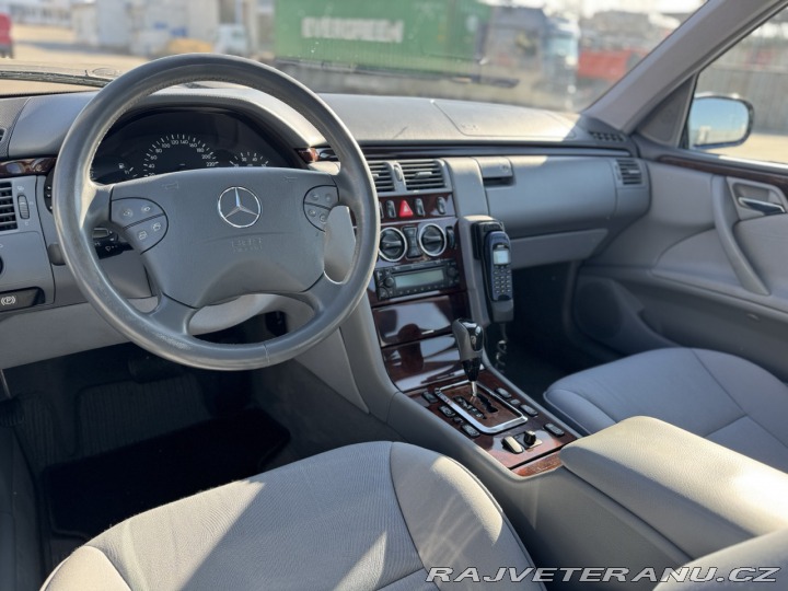 Mercedes-Benz 280 W210 2001