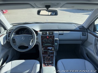 Mercedes-Benz 280 W210 2001