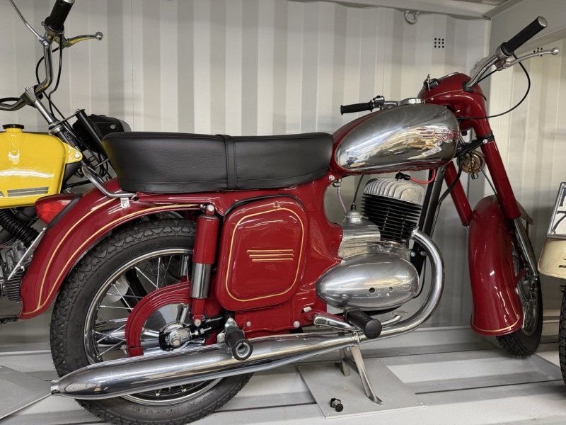 Jawa 250 Panelka