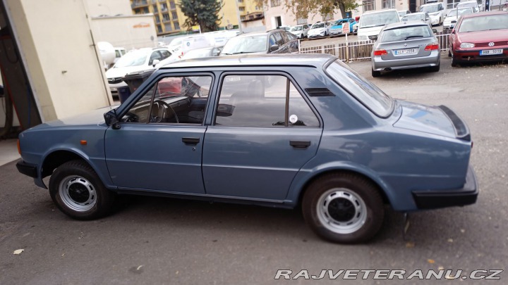 Škoda 105 1988