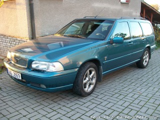 Volvo  V70 T5 AWD