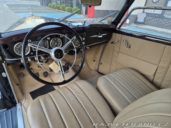 Mercedes-Benz 220 W187 1951