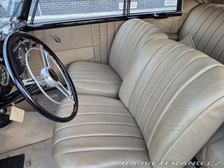 Mercedes-Benz 220 W187 1951