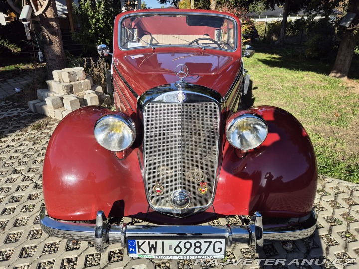 Mercedes-Benz 220 W187 1951